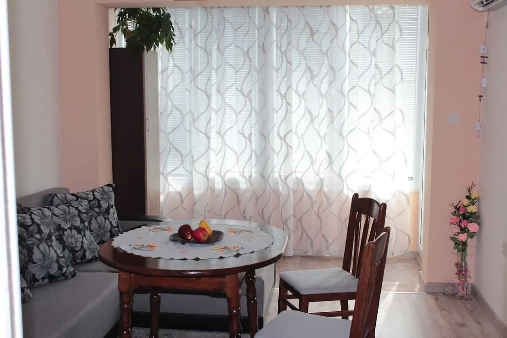 Apartment Central Varna 0*,